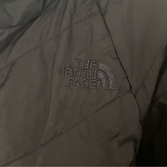 The North Face black winter coat size small/medium - Picture 3 of 12